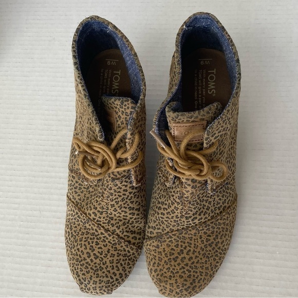 Toms Womens Size 9 Suede Desert Wedge Heeled Bootie Cheetah Print - Picture 2 of 10